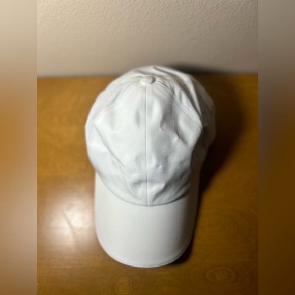 Lululemon Hat Cap Womens Strap Back White Running Jog Cycling Walk Pride Gym - Picture 5 of 14